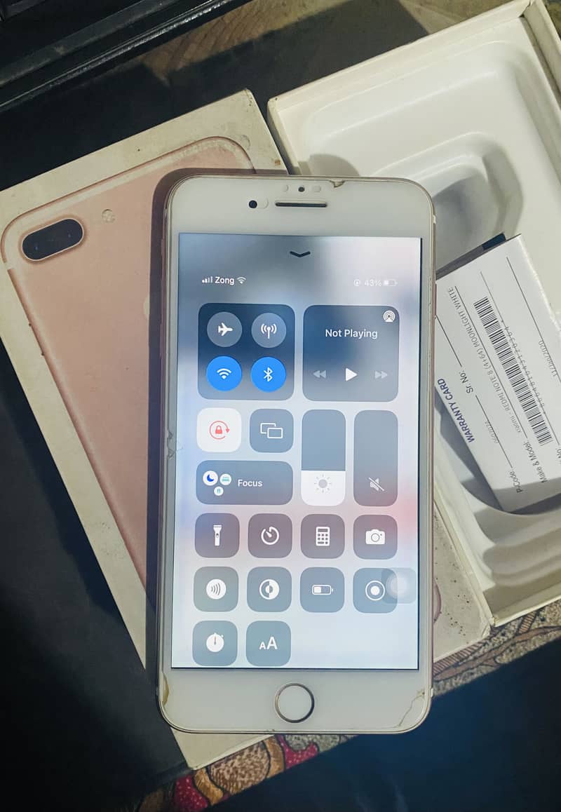 Apple iPhone 7 Plus 1