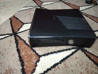 Xbox 360 slim edition with pre downloaded games