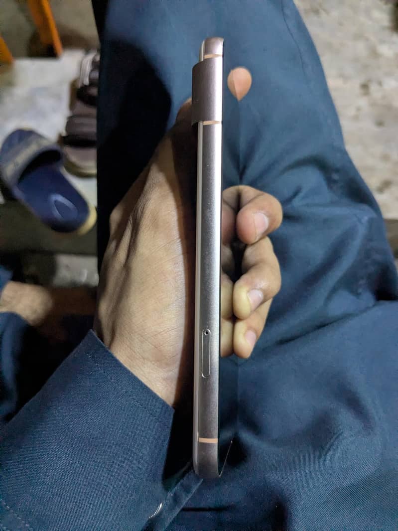 Google Pixel 8 2