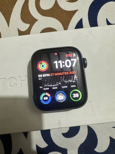 Apple Watch Series 6 – 44mm Aluminium (GPS) | Full Box