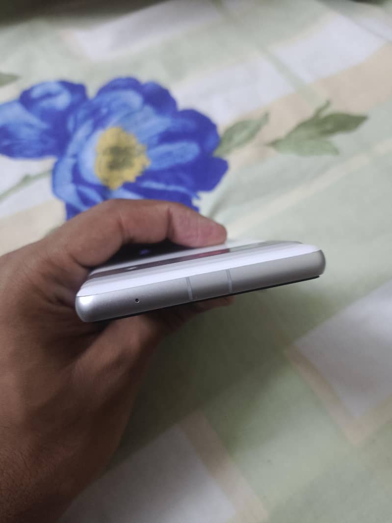 Google Pixel 7a 4