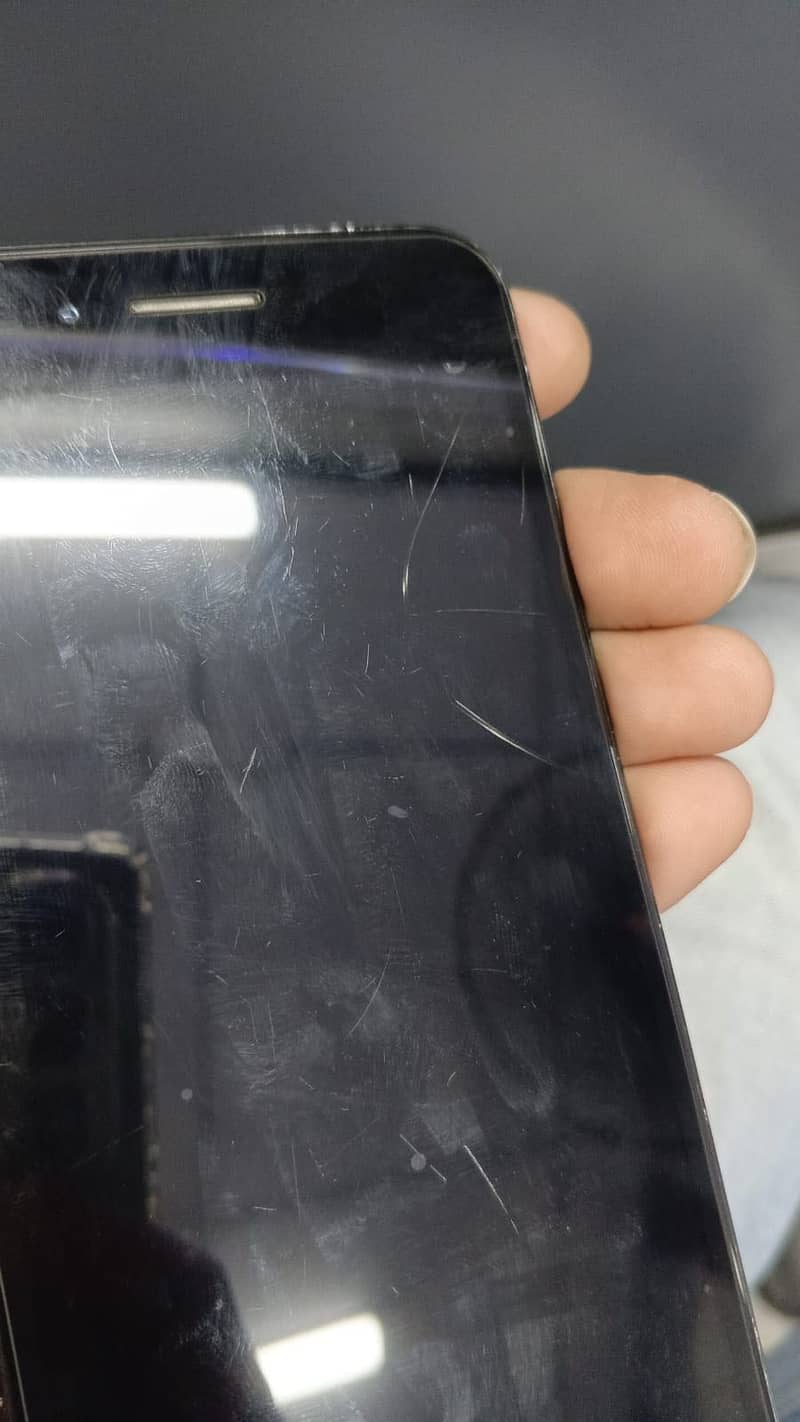 Apple iPhone 7 Plus 1