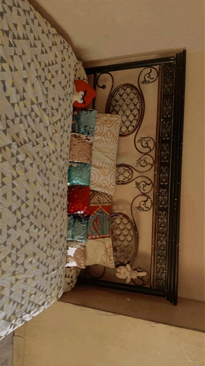 queen size bed 5