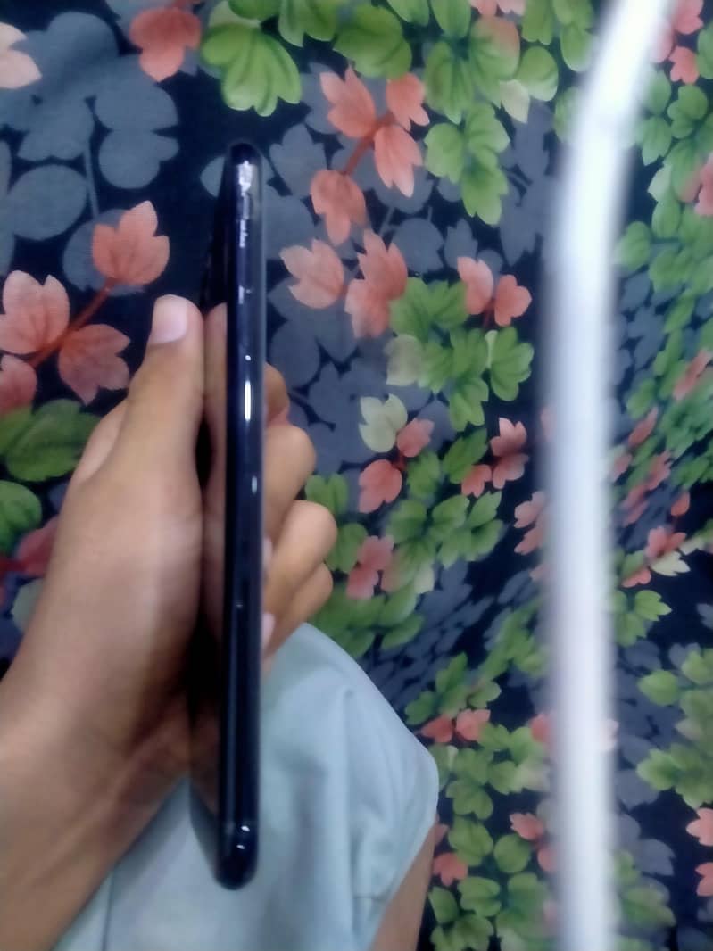 Apple iPhone 7 Plus 1