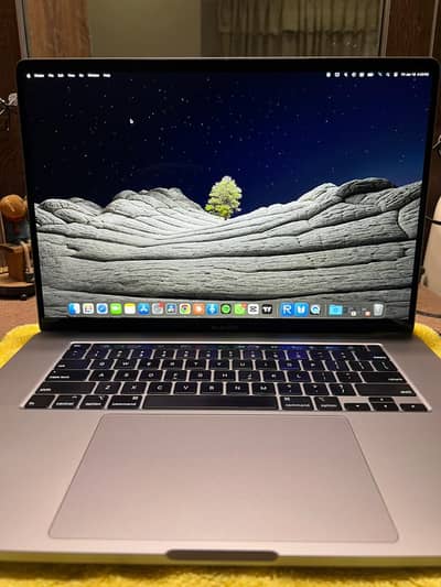 Macbook Pro 2019 {16 inch} 32ram/512ssd