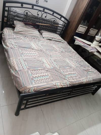  **Iron King Size Double Bed for Sale – Only Rs. 20,000!**
