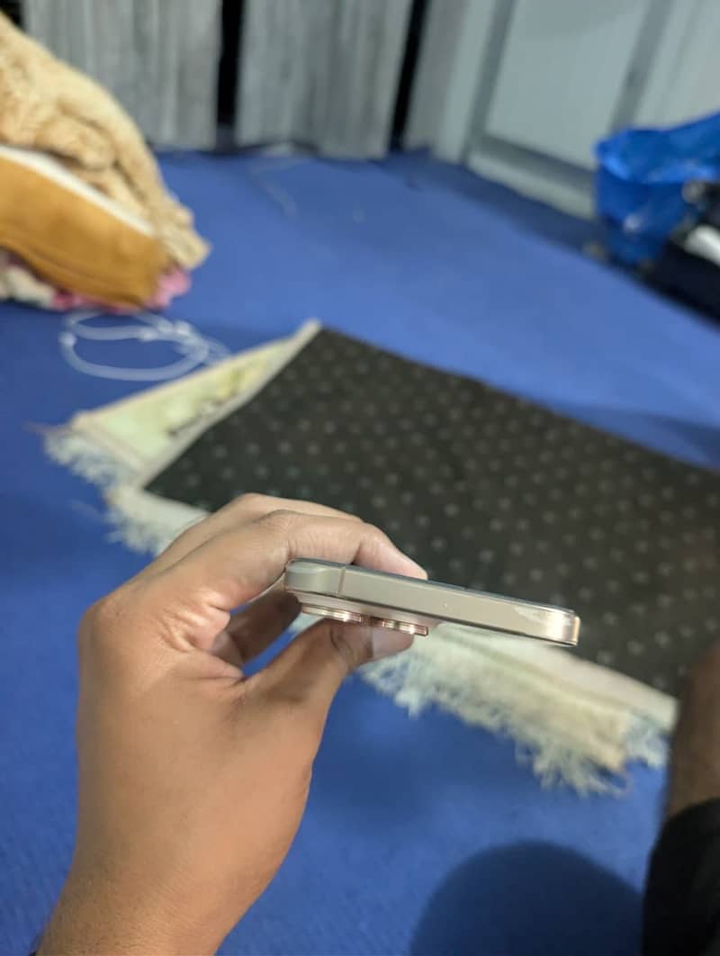 Iphone 16 pro max 2