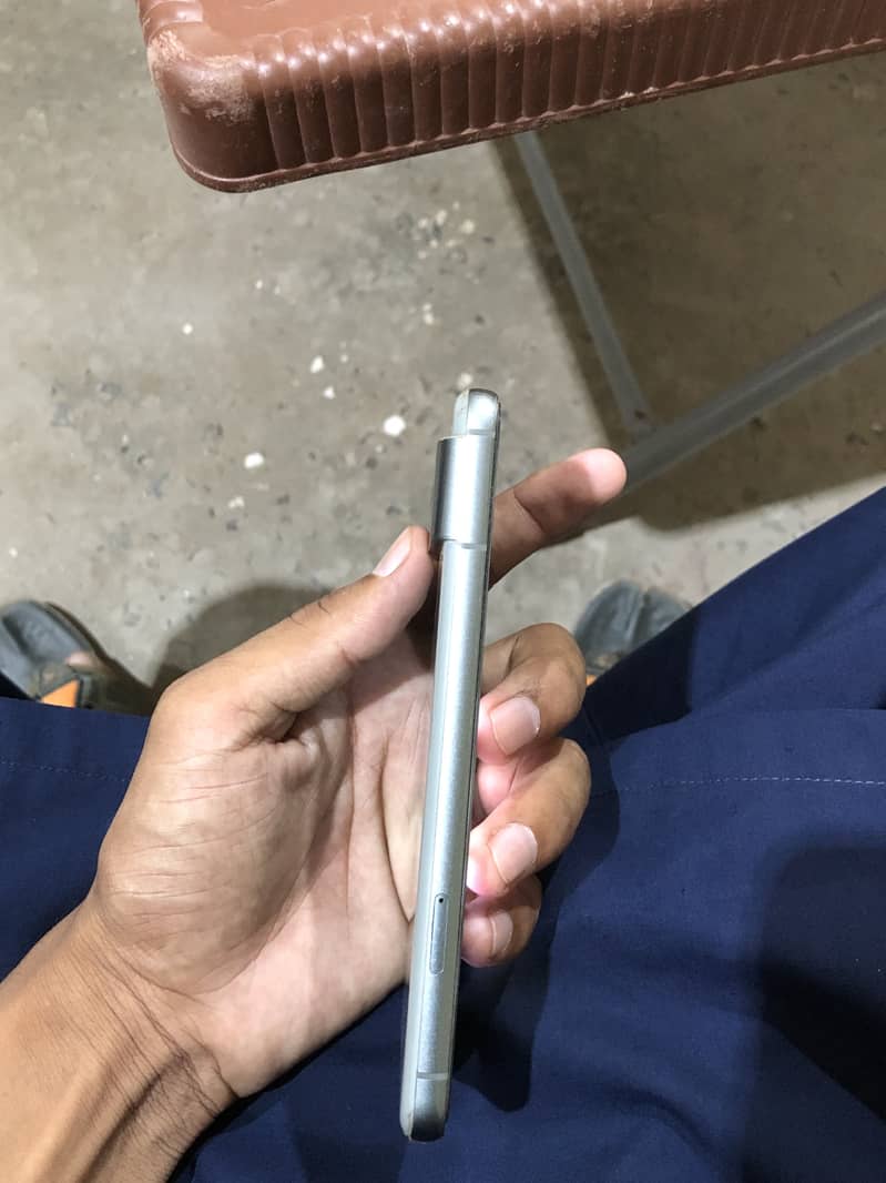 Google Pixel 8 2