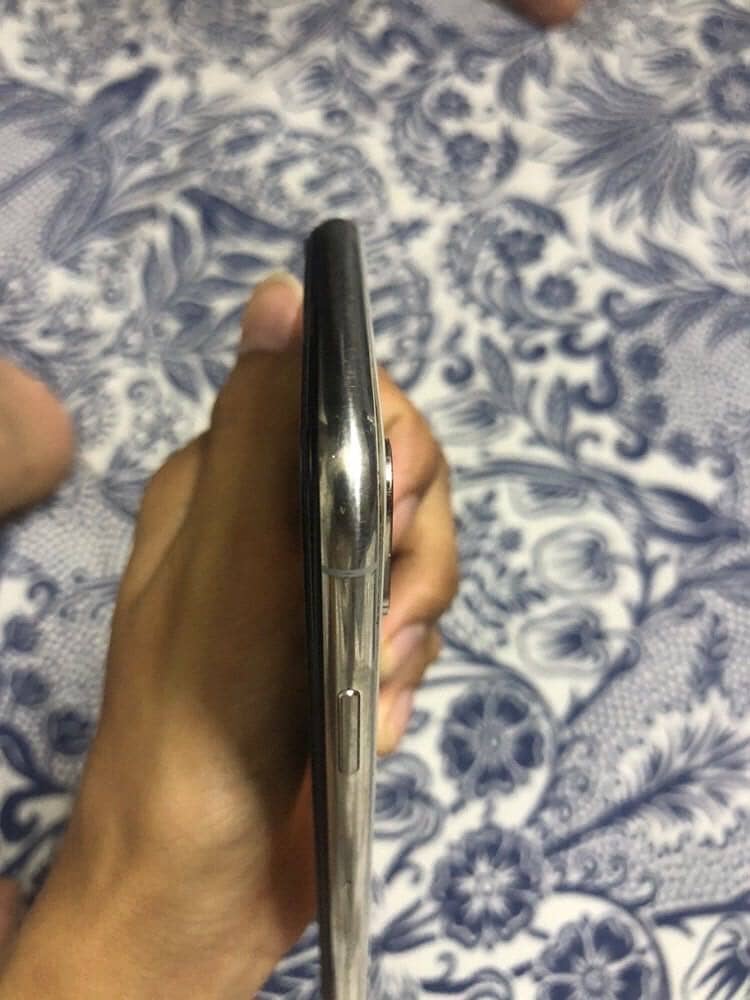 Apple iPhone X 5