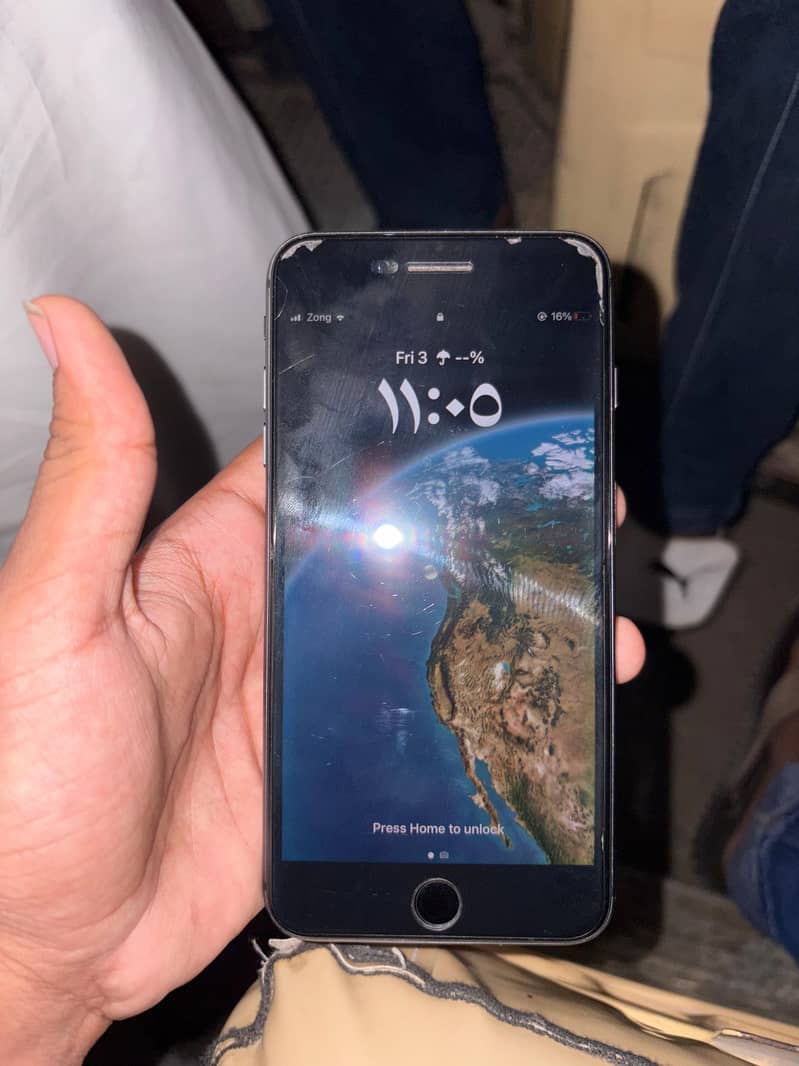 Apple iPhone 8 Plus 0