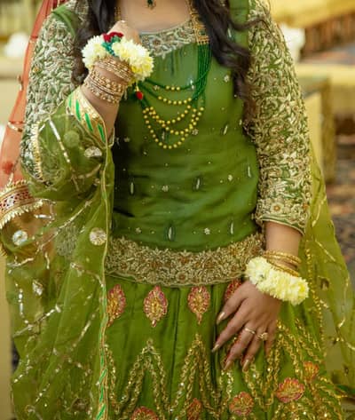 mehndi lehnga choli