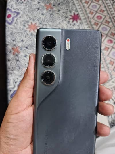 Tecno CAMON 40 Pro