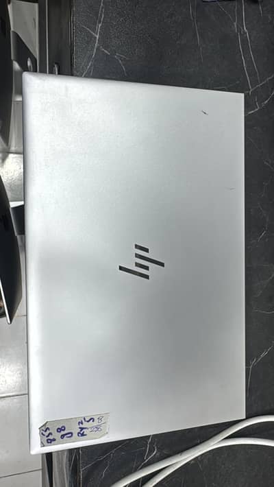 Hp elitebook 840 g8 i511th gen 16gb 256 ssd