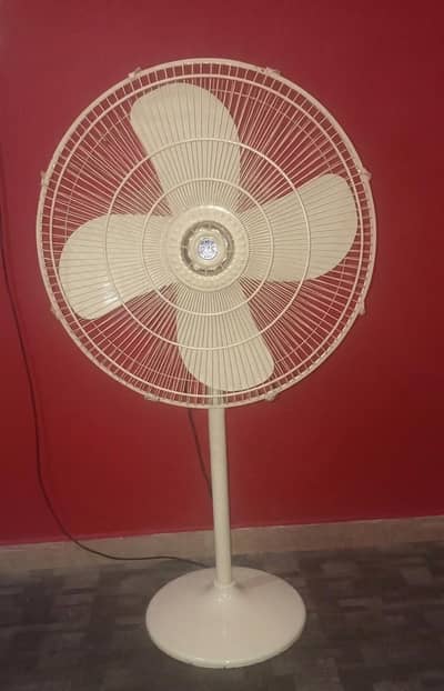 GFC Pedestal Fan (Stand Fan) in Excellent Condition for Sale: