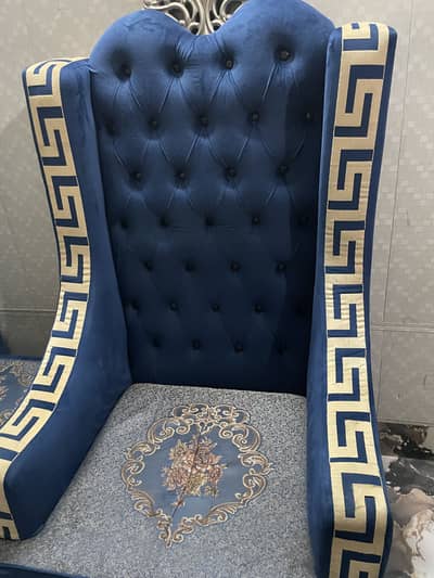 Crown chair set