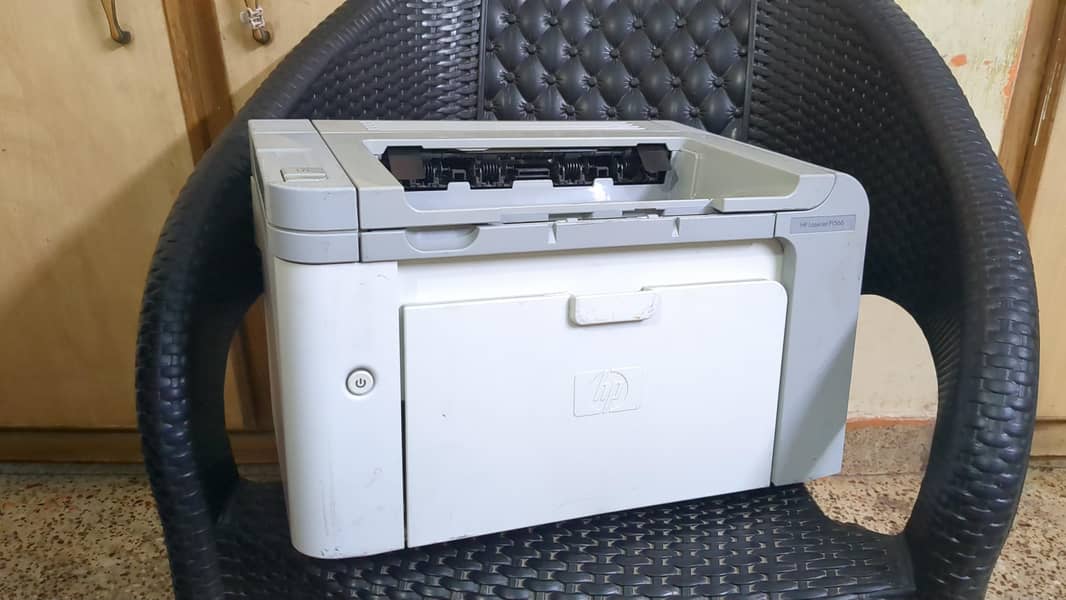 HP 1566 printer 0