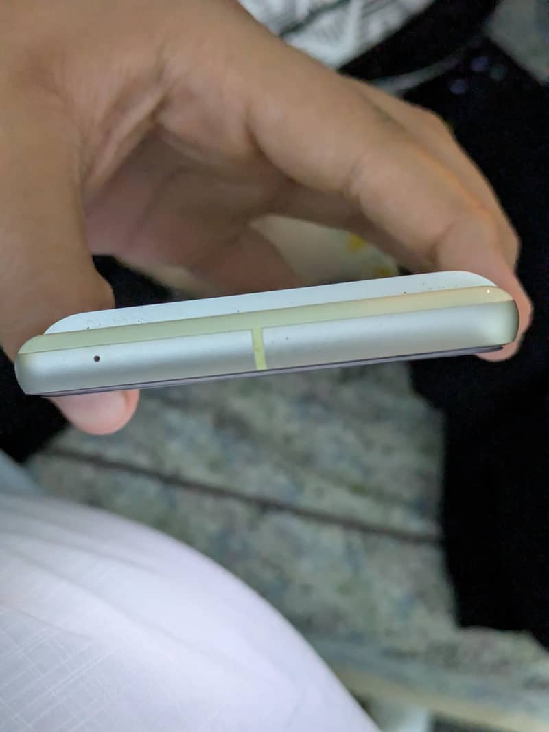Google Pixel 7 4
