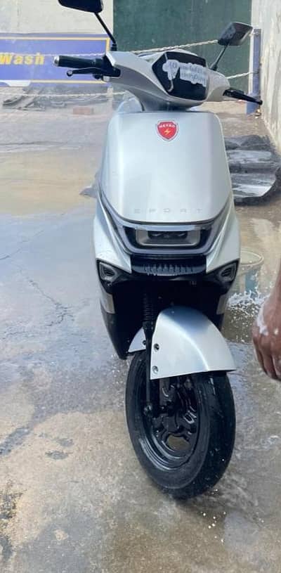 Metro T9 Sports Lithium Electric Scooter – Excellent Condition