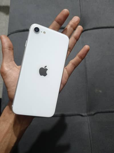 iPhone se 2020 battery health 100 condition 10by10 hai