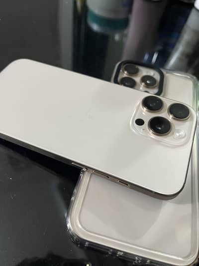 Apple iPhone 16 Pro Max