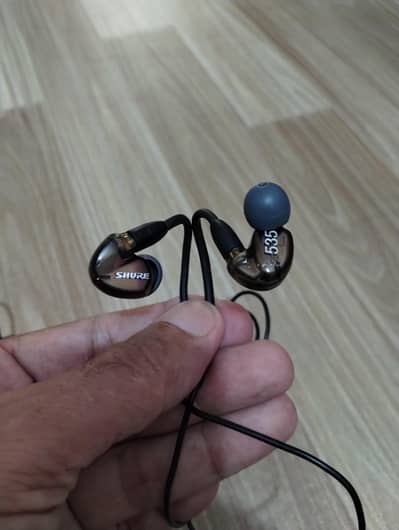 Shure earphones like bose jbl seenheiser JVC Sony jabra