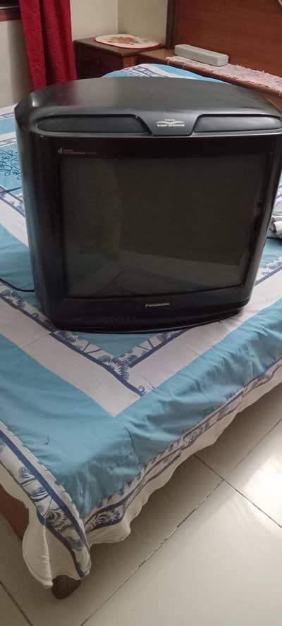 old tv with behtreen condition