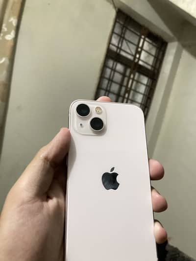 Apple iPhone 13