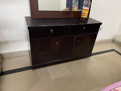 furniture sell krna hai urgent  with matters