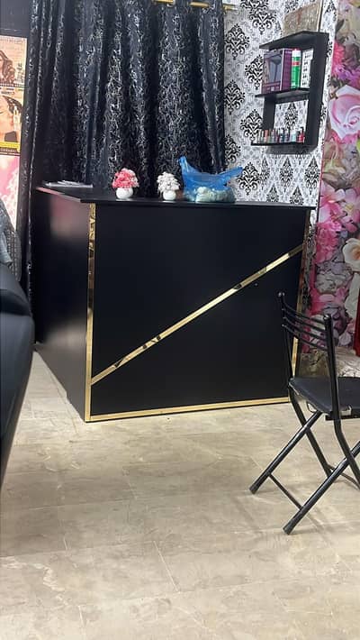 Modern Reception Counter