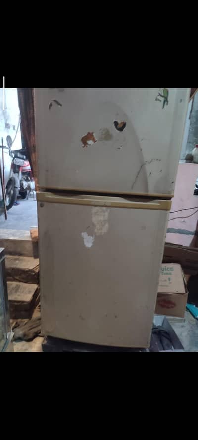 Dawlance full size fredgh ha original compressor ha working condition