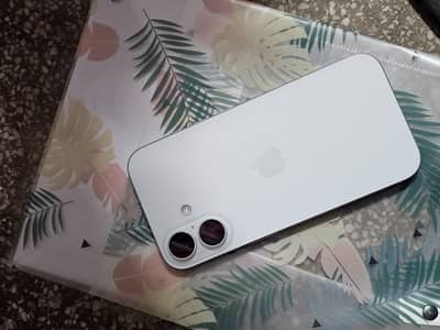 Apple iPhone 16