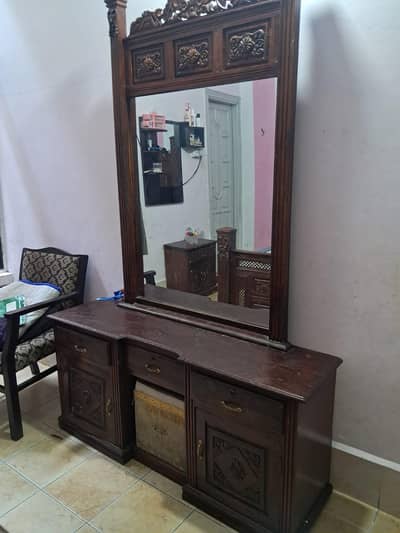 dressing table and side tables