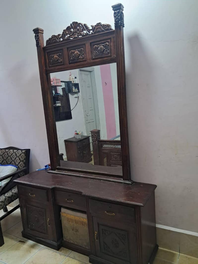 dressing table and side tables 1
