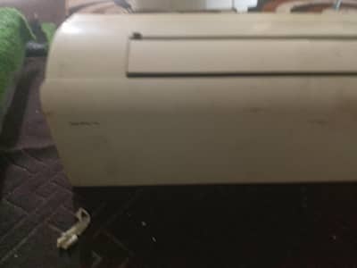 01 ton Mitsubishi AC for sale