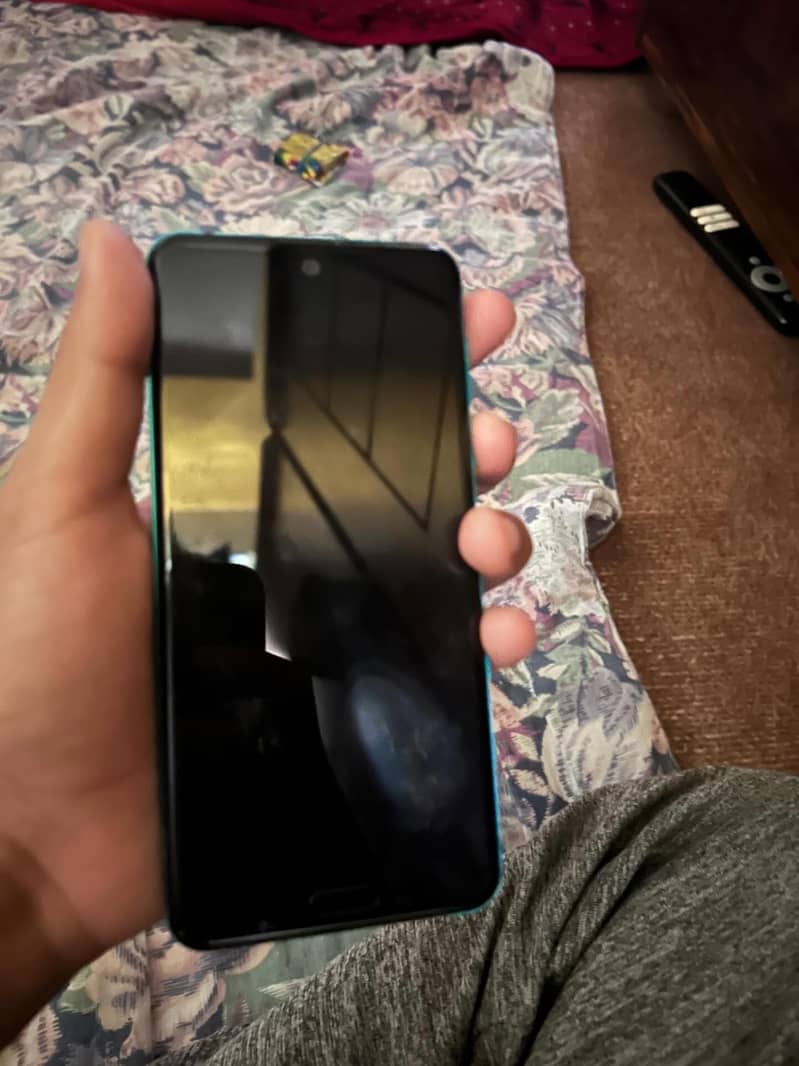 Sharp Aquos R3 1