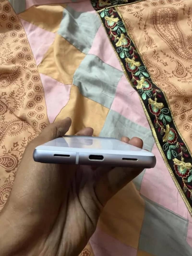 Google Pixel 7a 3