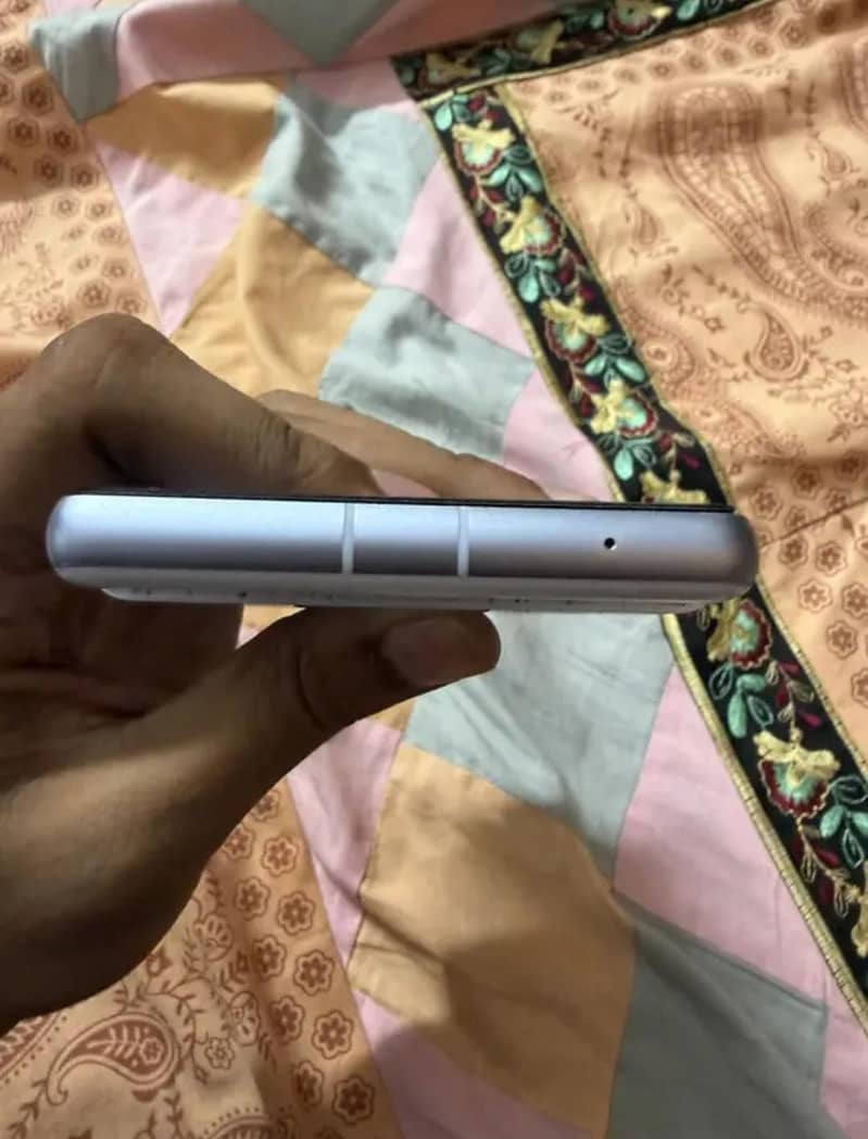 Google Pixel 7a 4