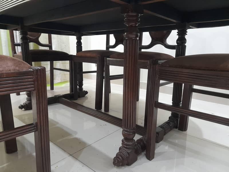 wodden dinning table 2