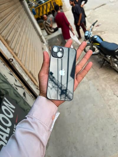 Apple iPhone 13
