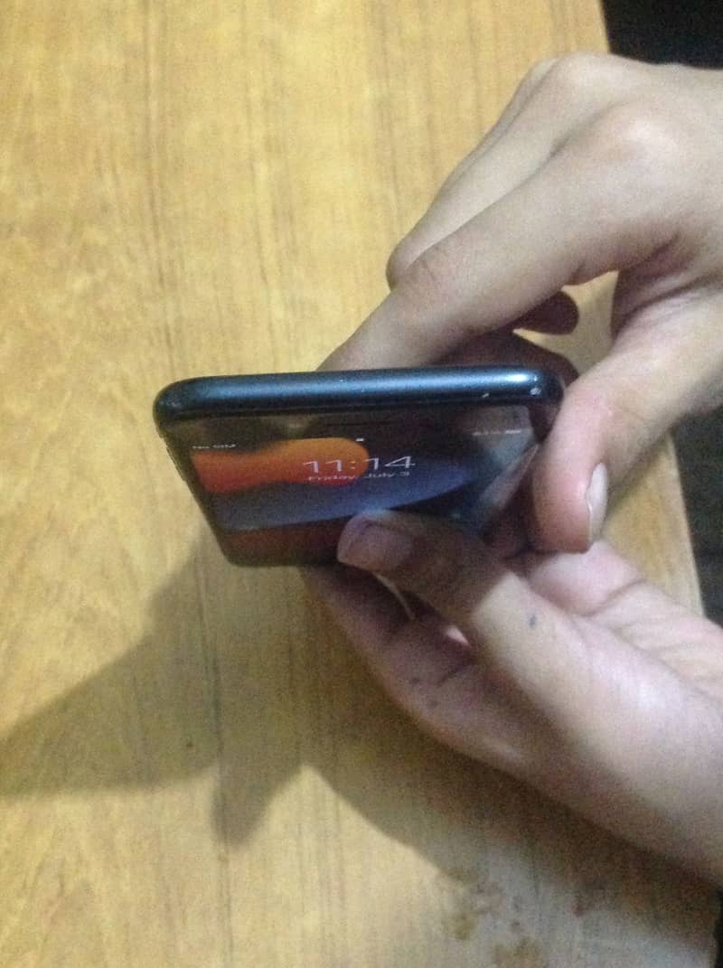 Apple iPhone 7 3