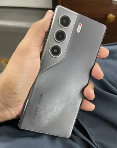 Tecno CAMON 40 Pro