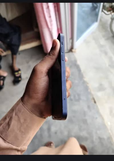 Apple iPhone 12