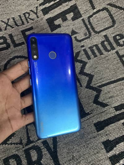 Tecno Spark 4