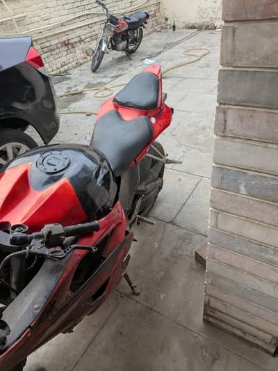 Suzuki gxr 2001 converted to Yamaha R6 2015