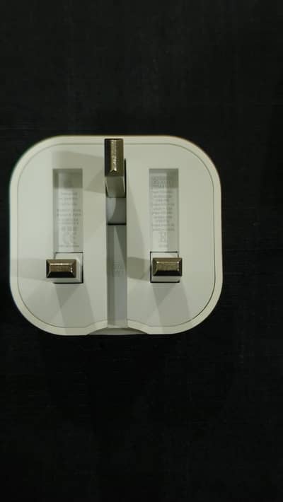 Apple 20W 3pin Adapter