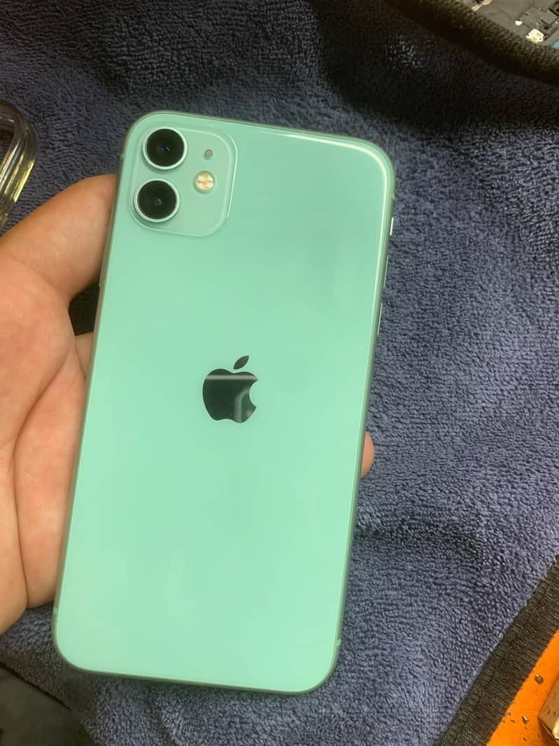 Apple iPhone 11 0