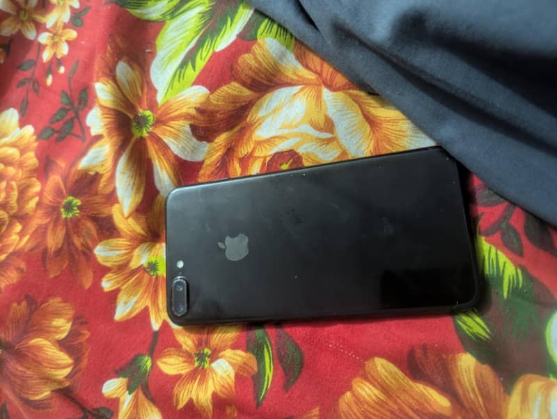 Apple iPhone 7 Plus 1