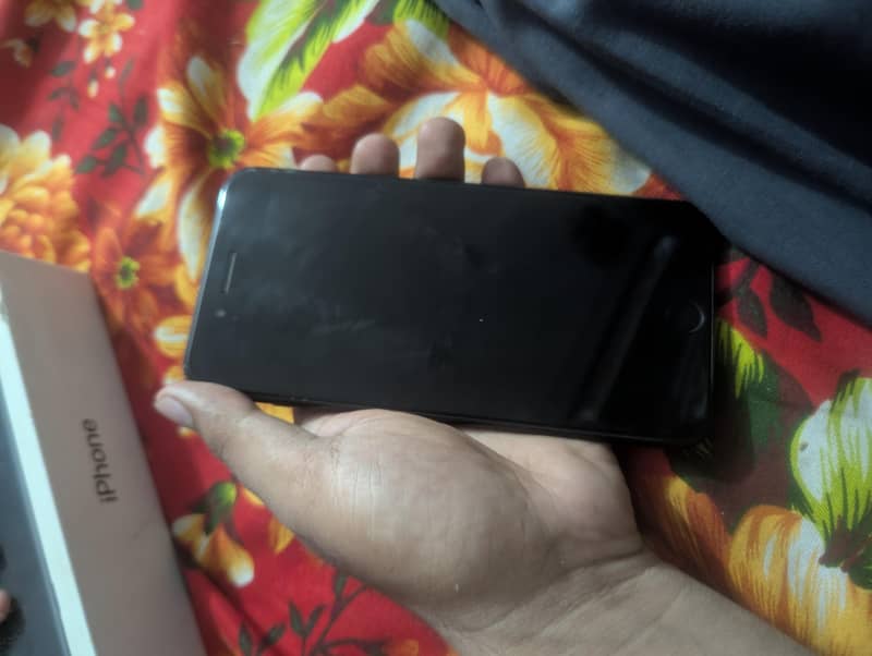 Apple iPhone 7 Plus 2