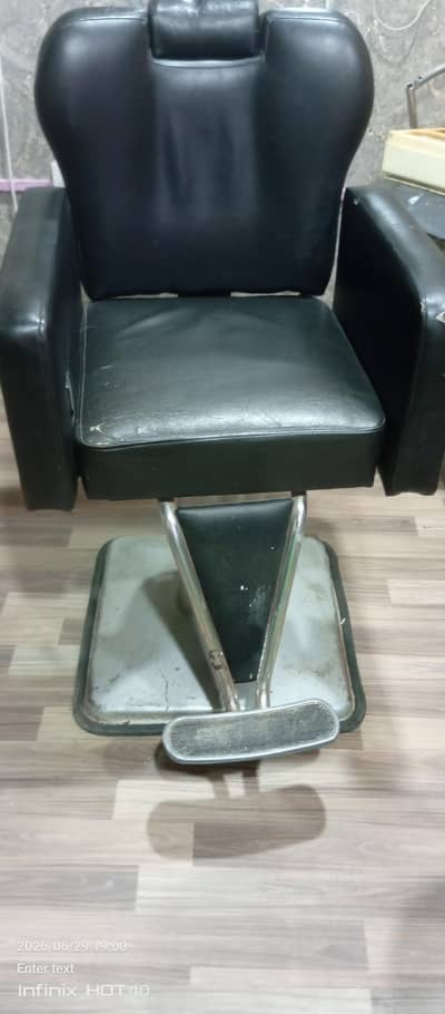 it's a salon chair  it's holds a havey wait