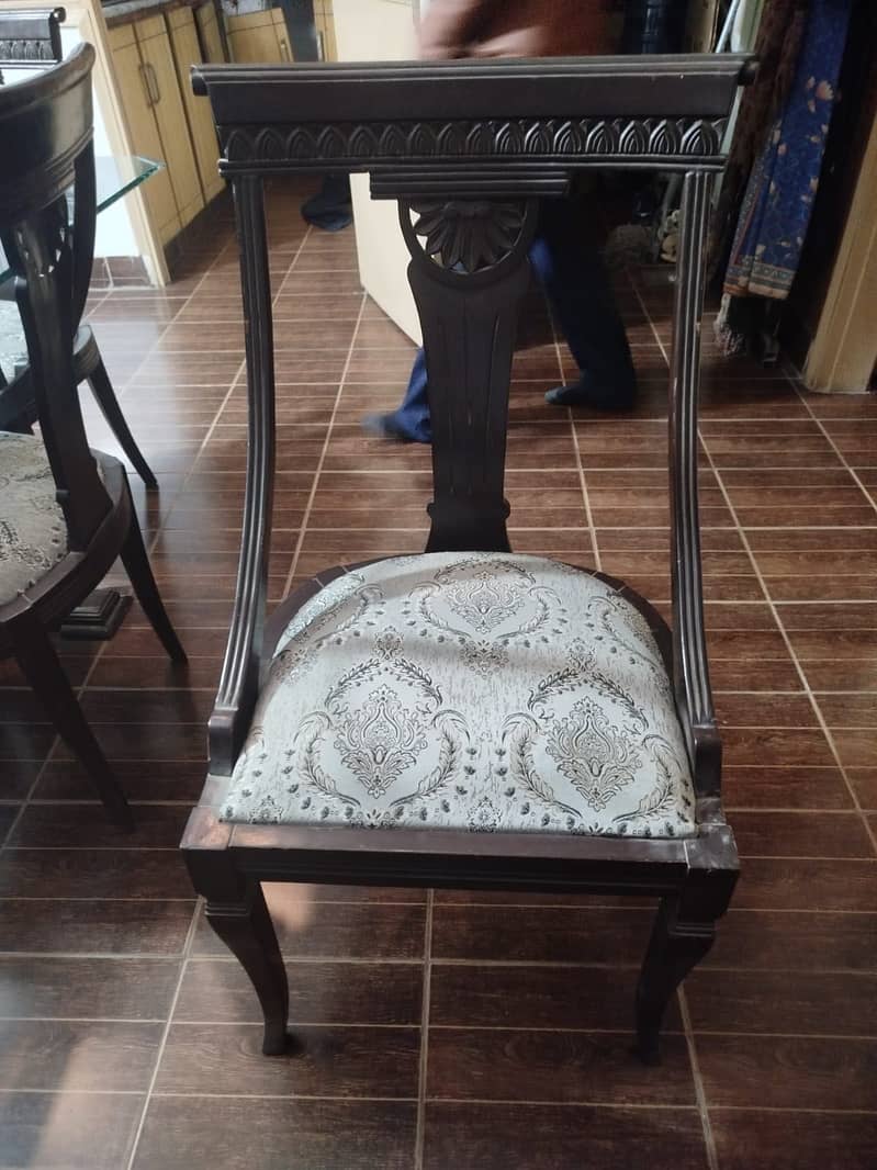 Dining Table 0
